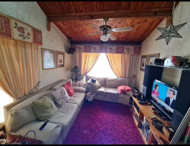 3 BEDROOM HOUSE FOR SALE IN ESTHER PARK